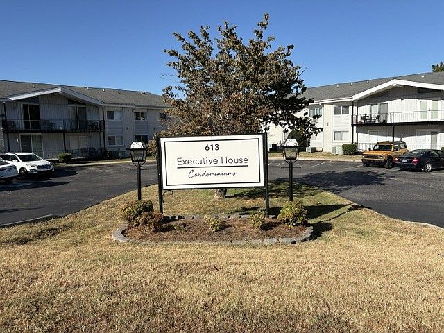1st image of 613 Hillsboro Rd APT C15