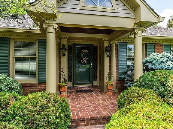 5th image of 1316 Strawberry Ln
