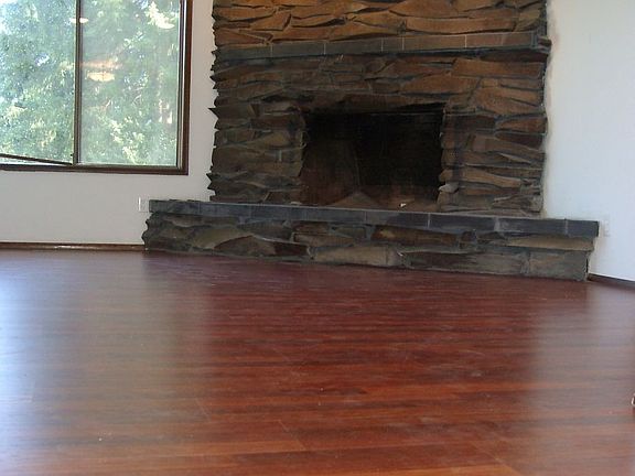 Fireplace (NEW floors)