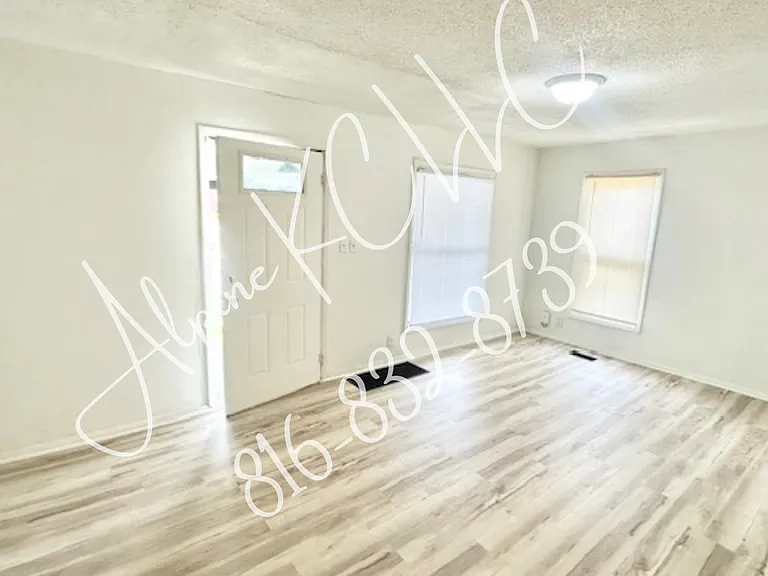 3931 Indiana Ave — Photo 8