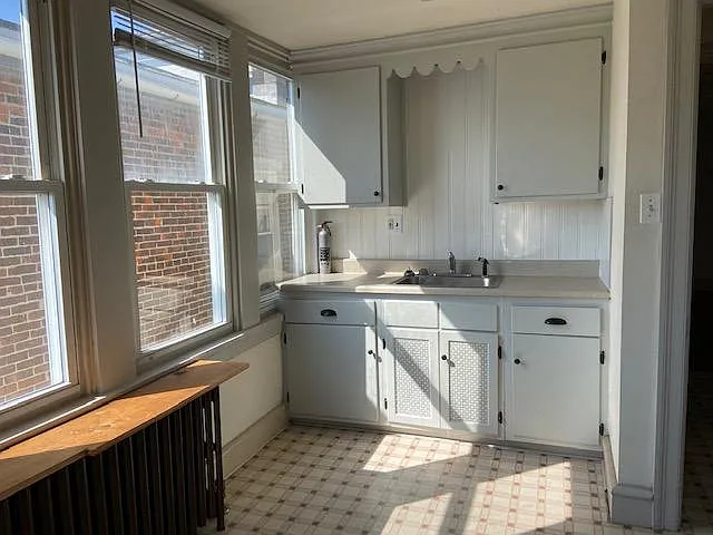 Building Photo - 207 E Philadelphia Ave #5