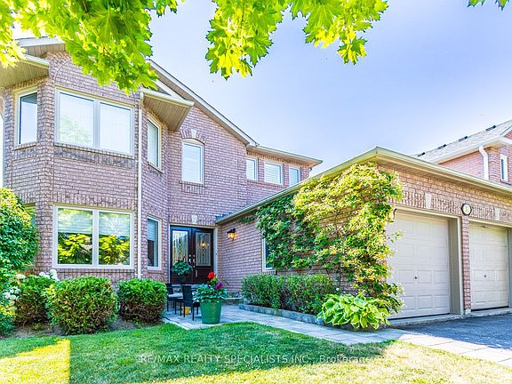 3rd image of 10 Split Maple Ln