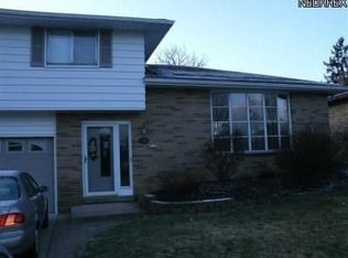 3219 Coventry Dr, Parma, OH
