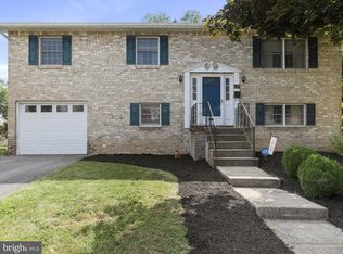 32 Edgelea Dr, Chambersburg, PA