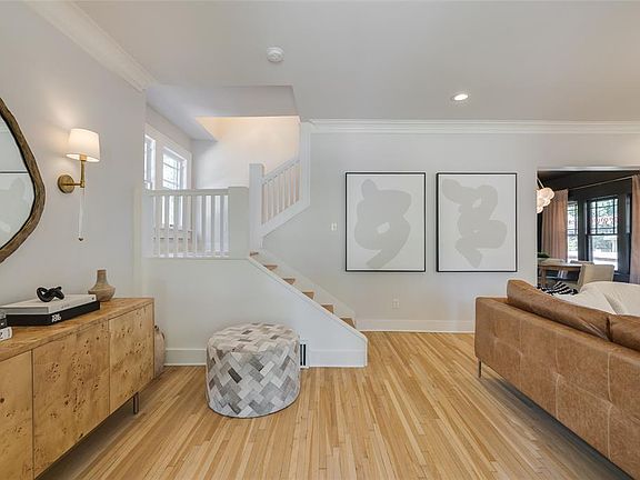 5th image of 419 NW 20th St
