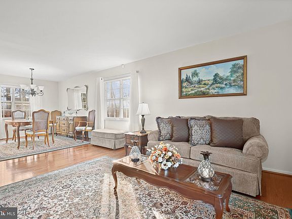 5th image of 1127 Pleasant Valley Dr