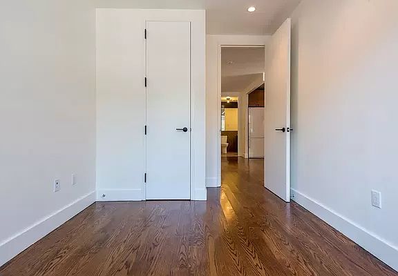 4th image of 159 Winthrop St #1