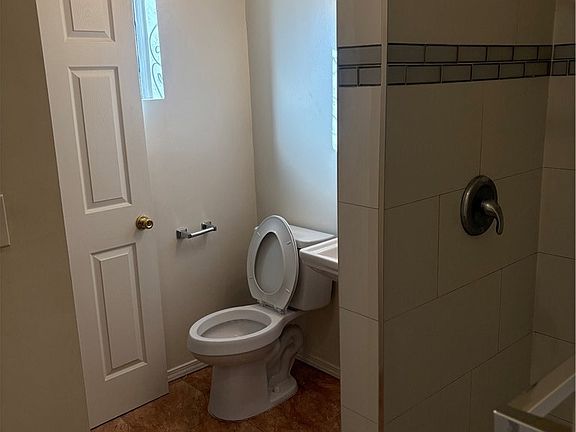 4th image of 223 E Eagle St