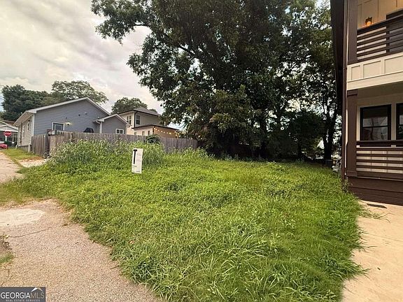 2nd image of 517 Cohen St SW