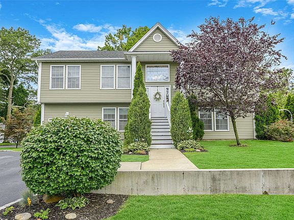 2nd image of 35 Caroline Ave