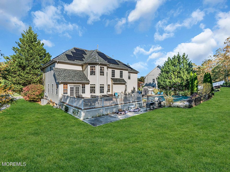1st image of 25 Greenwich Drive