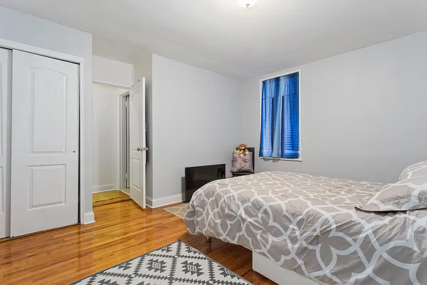 Sold by Douglas Elliman | media 18