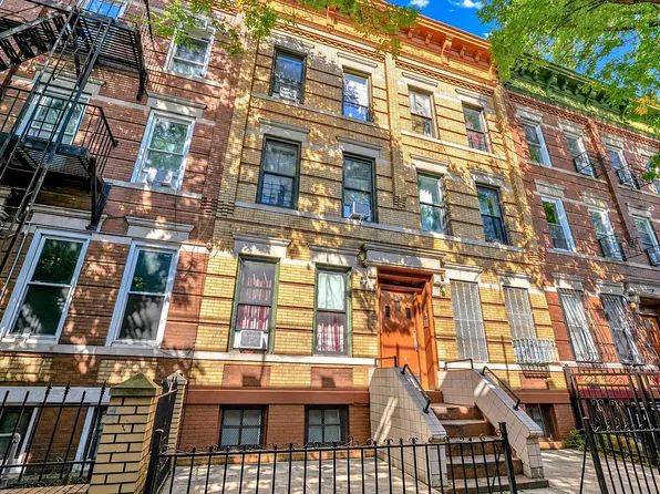 1665 Palmetto St, Ridgewood, NY 11385