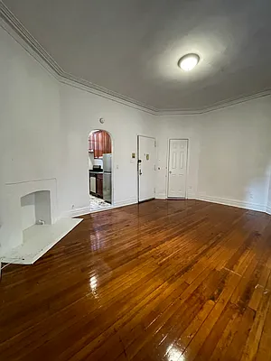 Rented by Peter R. Hungerford, LREB | media 18