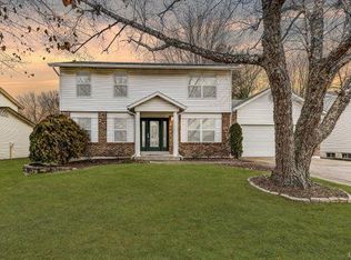 1290 Robertridge Dr, Saint Charles, MO 63304