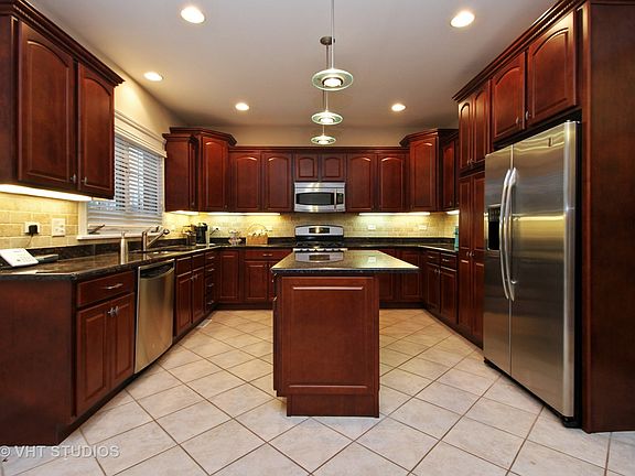 3rd image of 22540 Parkview Ln