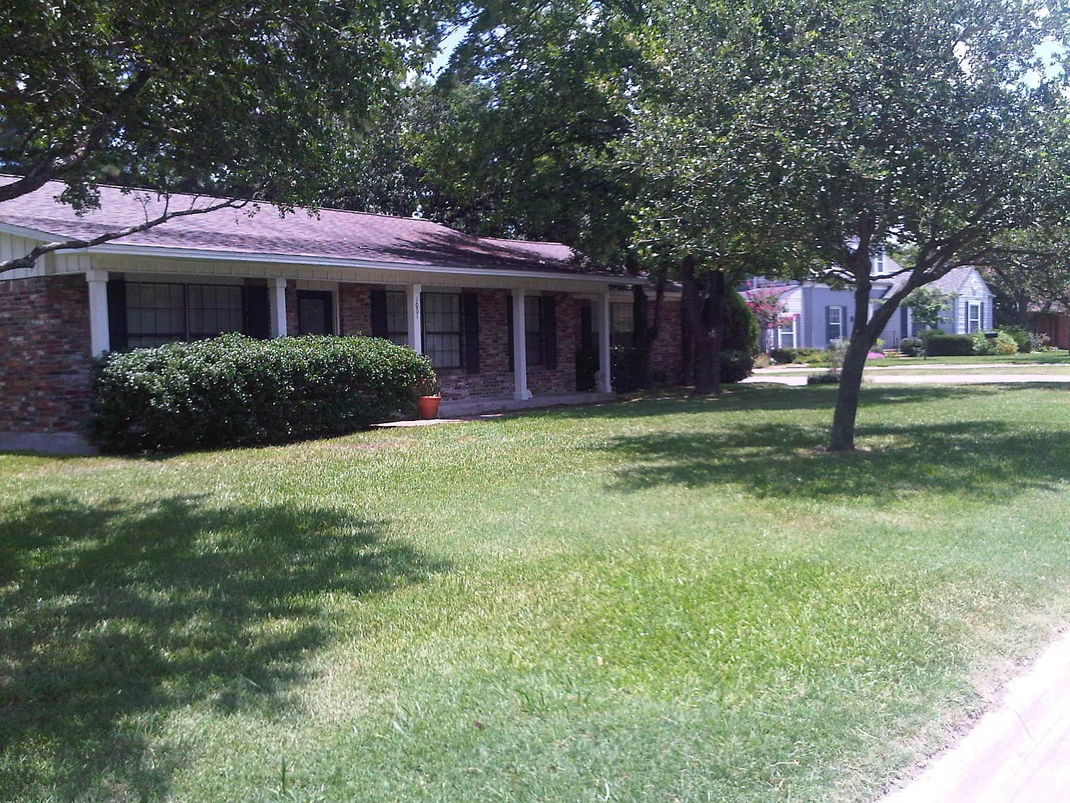 4 bed, 1859 sqft, $3,200 — Photo 1