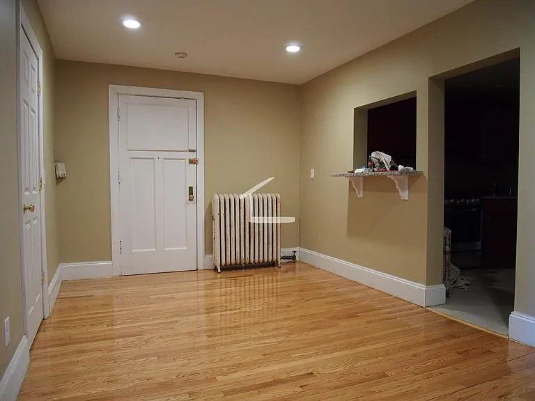 75 Egmont St #5 — Photo 6