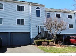 7 Wooded Heights Dr, Cromwell, CT 06416