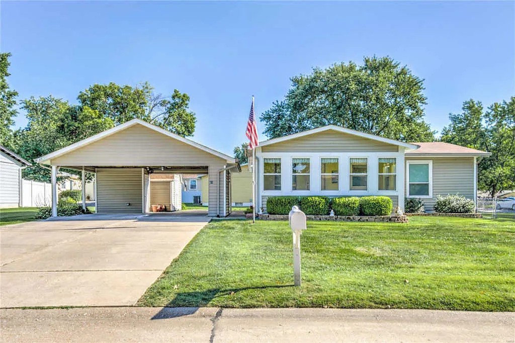 85 Plum Tree Dr photo 1