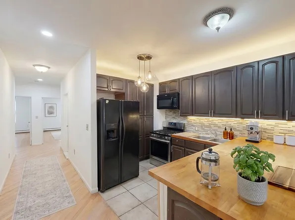 358 S 3rd St #3FAM, Brooklyn, NY 11211