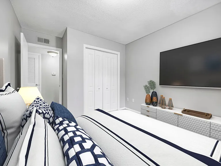 Landmark Woods Apartment Homes — Photo 25