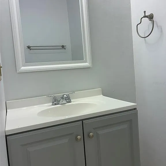 2515 Formosa Ave — Photo 9