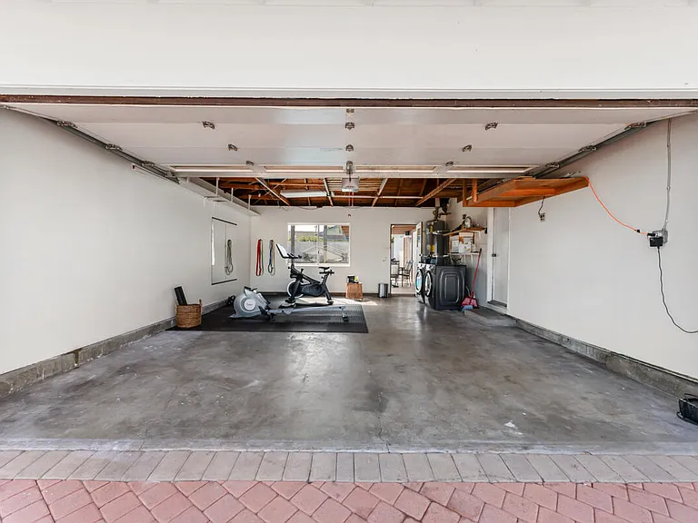 115 Brandon Dr — Photo 36