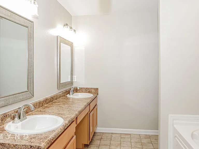 3225 Lakeland Dr — Photo 14