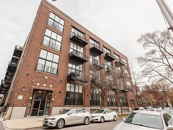 4th image of 1935 N Fairfield Ave #407E