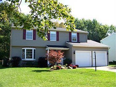 1st image of 570 Falling Oaks Dr