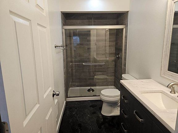 5th image of 1821 SE Queen Ave #1821