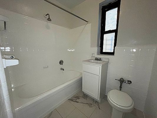 4th image of 2265 University Ave APT 1C