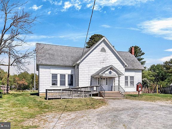 3rd image of 130 Halltown Rd