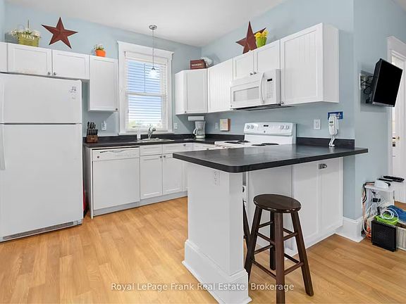 4th image of 11 Butternut Ln #52