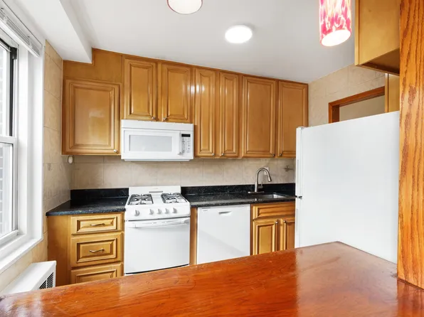 225 Saint Pauls Avenue image 8 of 30