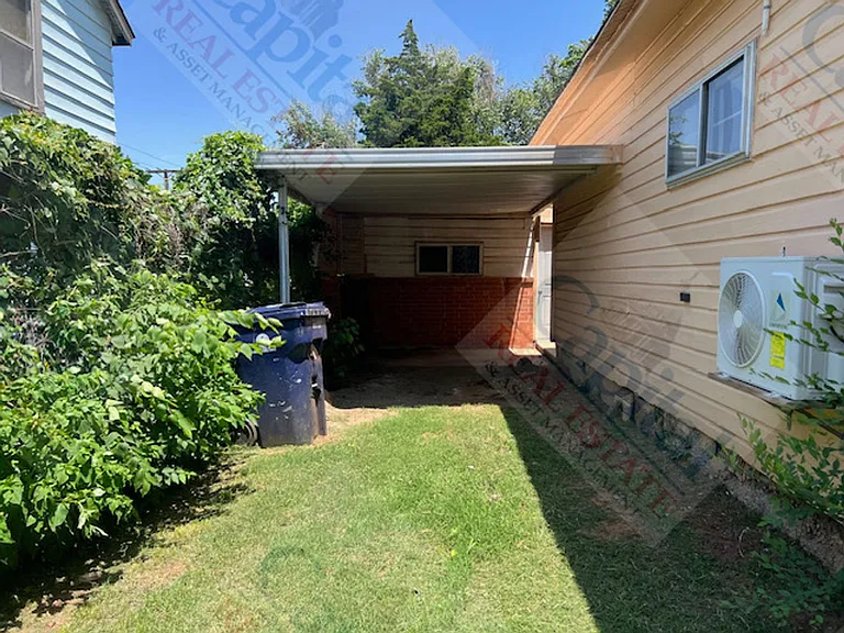 317 SE 24th St — Photo 19