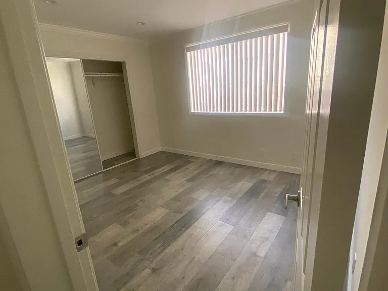 2310 Montrose Ave #3 — Photo 11