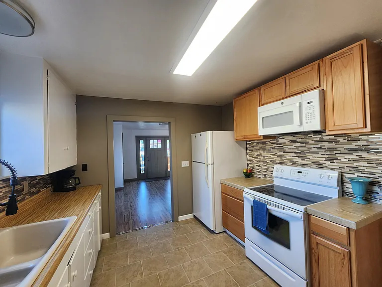845 Myrtle Ave — Photo 6