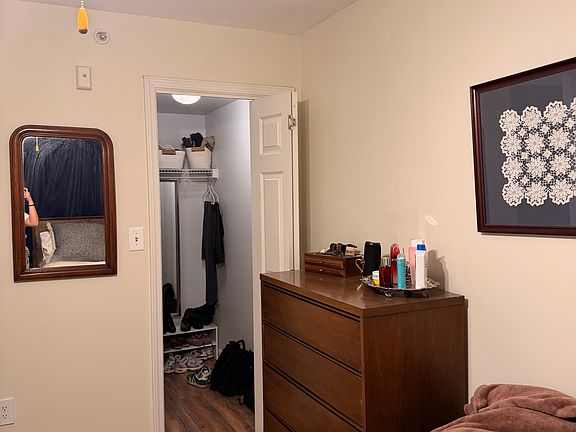 3rd image of 1517 Laurel Ave APT 207