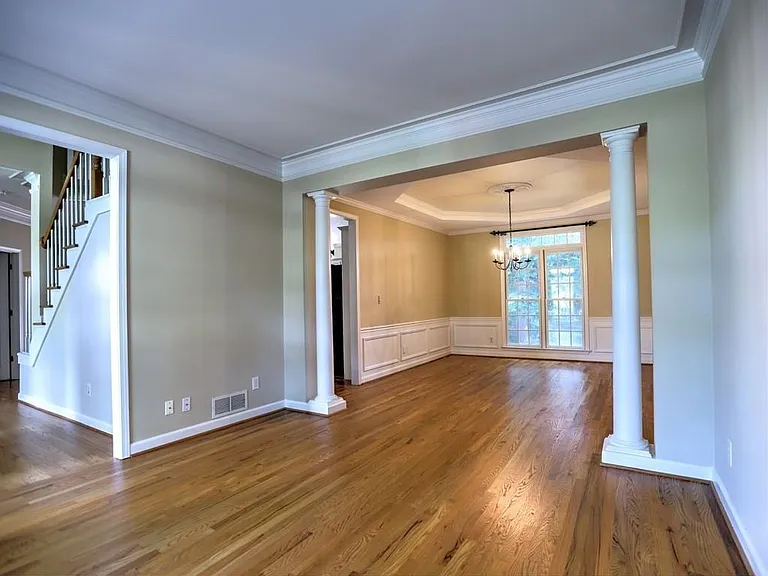 515 Mellbrook Ln — Photo 3