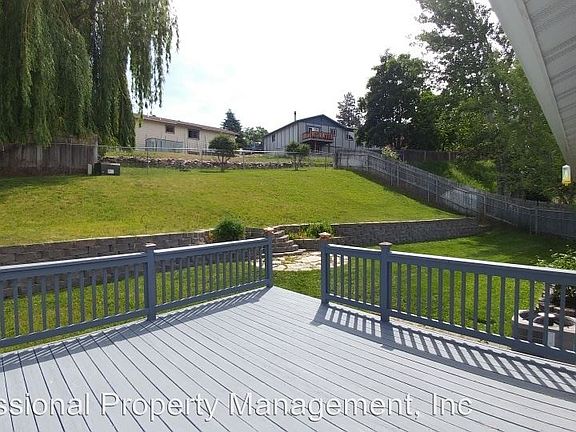 3rd image of 6004 Skyview Dr