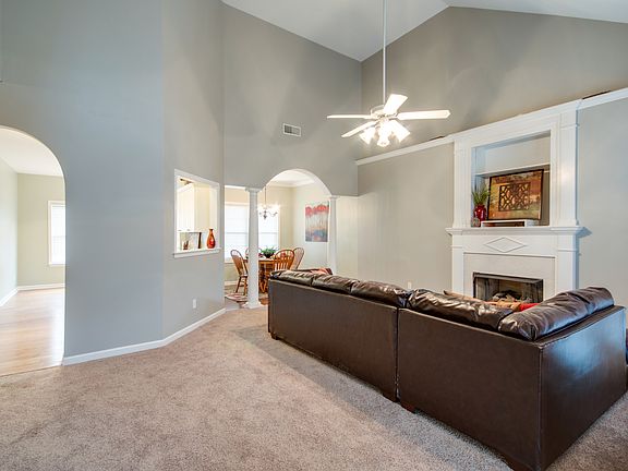 2nd image of 613 Cookstown Dr