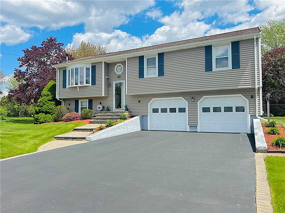5th image of 166 Mohawk Dr