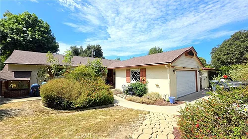 182 E Green St Photo 1