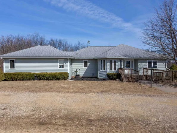 4350 Sand Hill Rd, Potosi, WI 53820