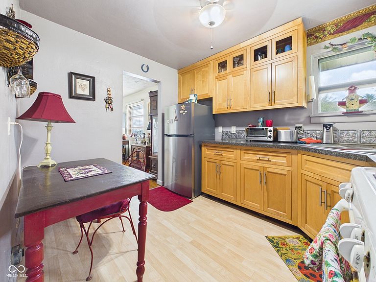 Listing photo 5