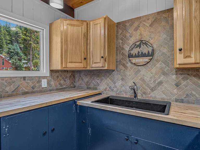 374 Wilderness Dr — Photo 23