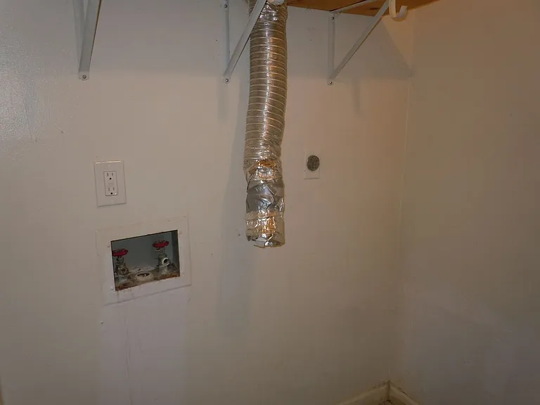 1809 Sir Lancelot Dr — Photo 12