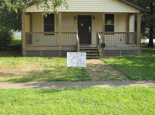 1301 E 2nd St, Centralia, IL 62801